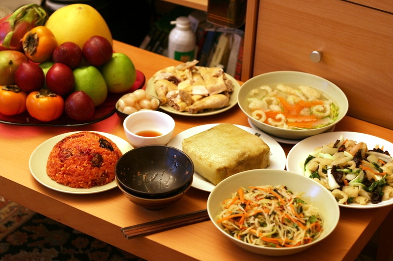 Le repas du réveillon, un trait culturel traditionnel des Vietnamiens
