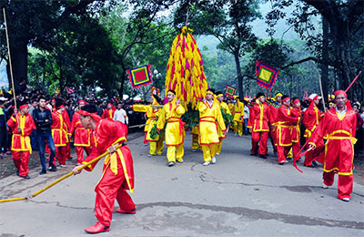 河内朔山庙遗迹区荣获特别国家级遗迹证书