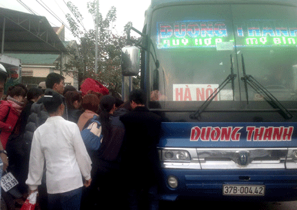 “Ăn theo Tết”, xe khách thu vé giá cao kiểu… “cào bằng”