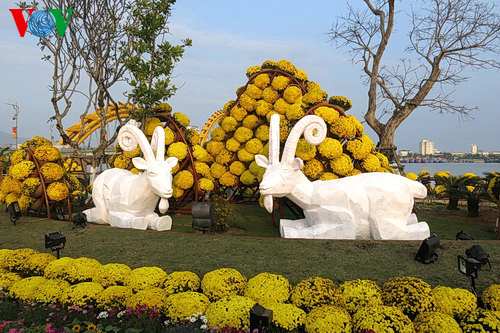 Da Nang une rue florale pour accueillir le Tet