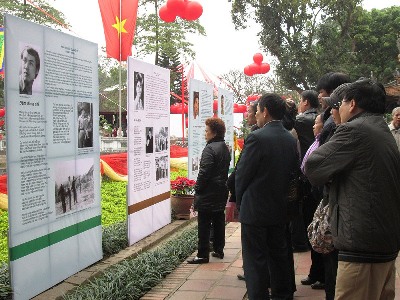 De nombreuses activités pour la Journée de la poésie vietnamienne de 2015