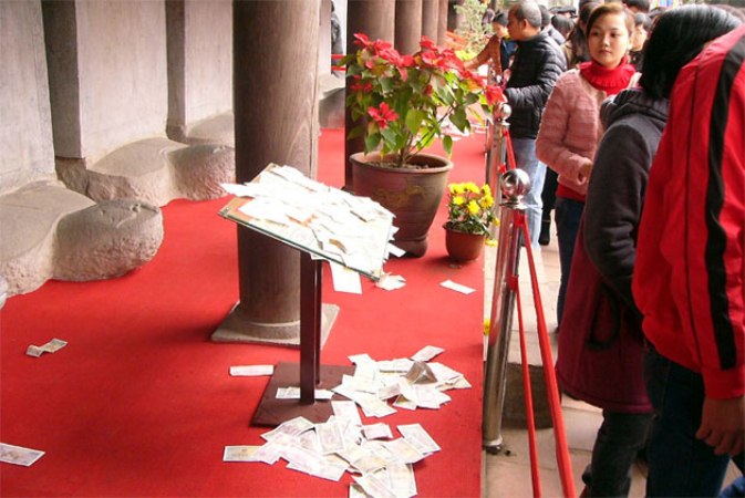 Chống nạn tiền lẻ tại các lễ hội