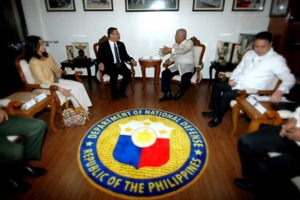 Philippines, Malaysia pledge to increase defence ties