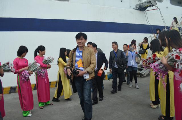 Luxury cruise liner brings 600 tourists to Da Nang