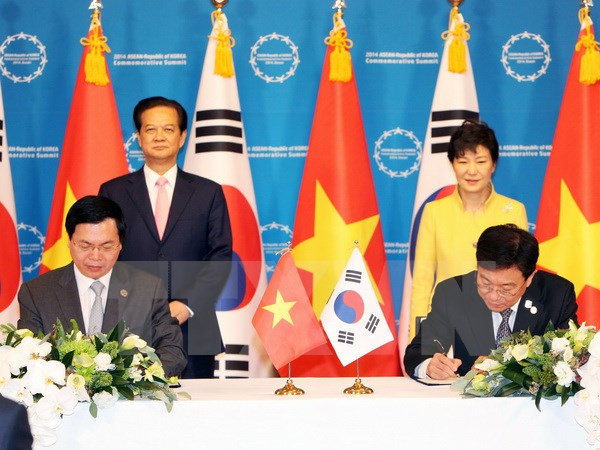 Vietnam and RoK initial bilateral FTA