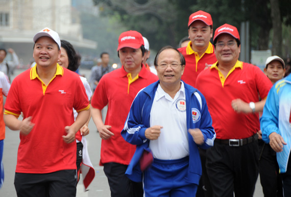Sôi nổi chạy Olimpic vì sức khỏe toàn dân năm 2015 tại Hà Nội