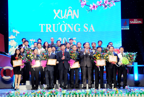 Xuân Trường Sa 2015 - Nhịp cầu nối yêu thương