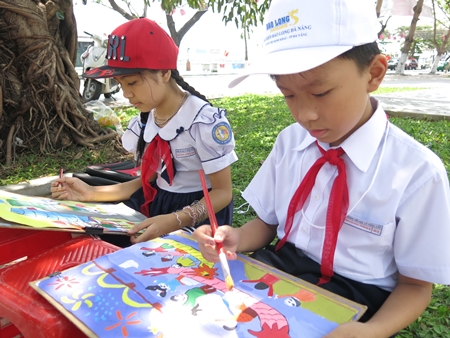 Kỷ niệm 40 năm giải phóng Đà Nẵng Hội thi vẽ tranh thiếu nhi Em vẽ thành phố quê hương
