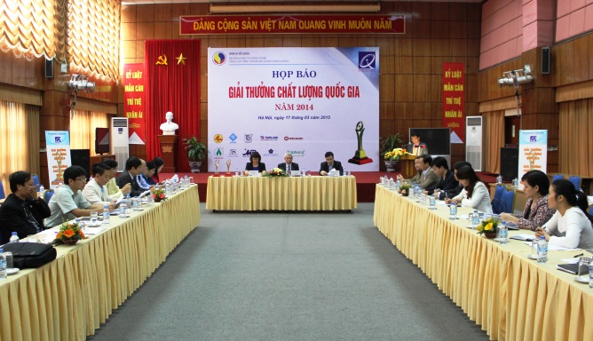 Sixty-five Vietnamese enterprises receive National Quality Awards 2014