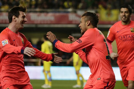 国际足球综合：巴萨总分6-2进决赛