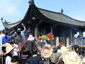 Yen Tu festival starts, visitors enjoy bird s eye views
