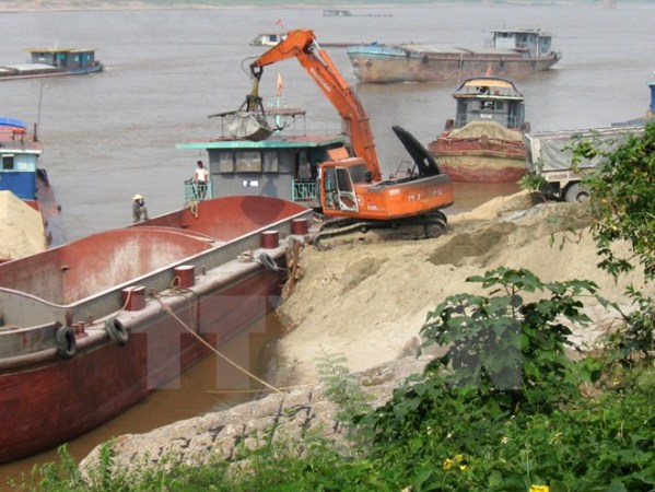 Hà Nội Xử lý nghiêm các bãi chứa vật liệu xây dựng chiếm đất trái phép