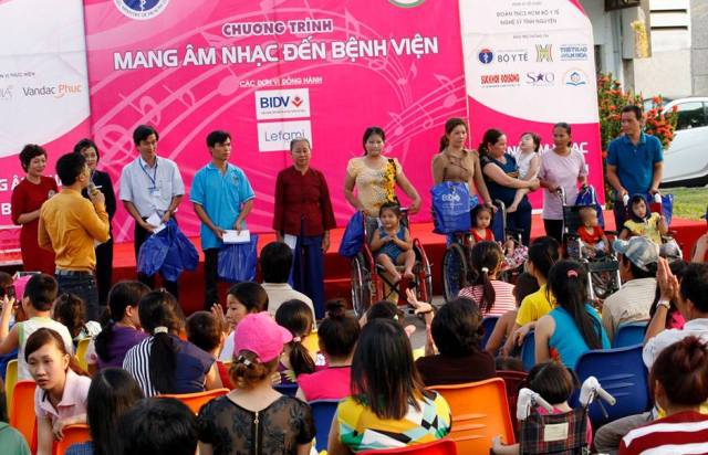 “Mang âm nhạc đến bệnh viện” tổ chức chuỗi chương trình đặc biệt dịp 30 4