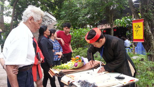 Silk cultural festival opens in Hanoi