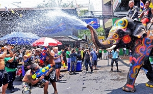 Thailand Huge profits from traditional festival