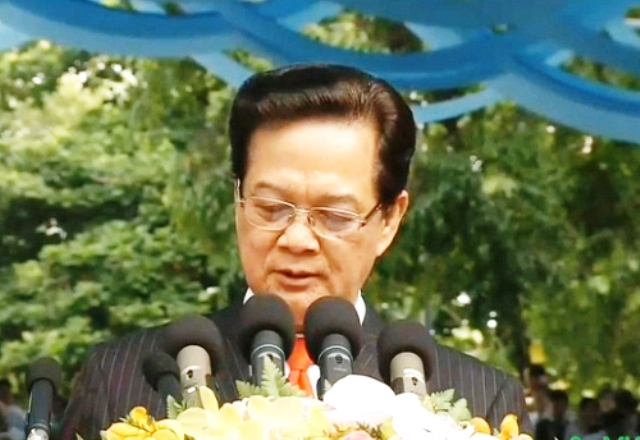 Phát huy tinh thần Đại thắng mùa Xuân 1975, phấn đấu xây dựng đất nước ta đàng hoàng hơn, to đẹp hơn