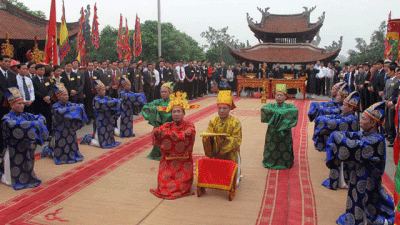 国祖乐龙君祭奠仪式和圣母欧姬敬香仪式在富寿省举行