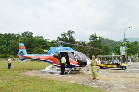 Helicopter tours launched in Da Nang