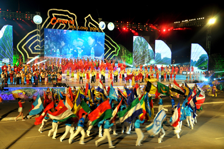 Carnaval Hạ Long 2015 diễn ra vào ngày 8 5