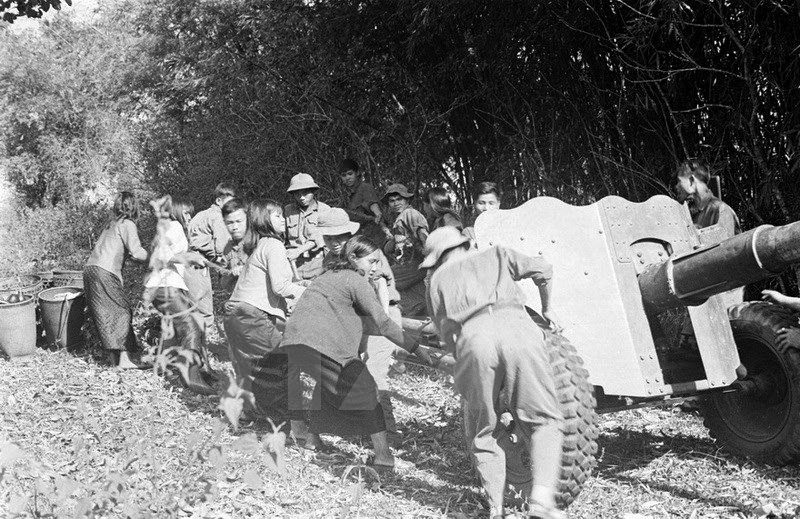 Des photos sur la grande victoire du Printemps 1975