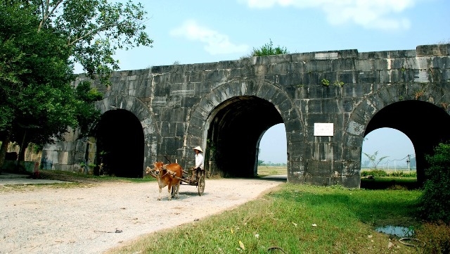Ouverture de l’exposition de photos «Thanh Hoa - région des patrimoines»