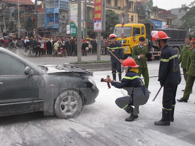 Bà Rịa-Vũng Tàu Ô tô tự gây tai nạn cháy rụi làm 1 người chết