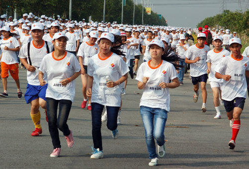 Công nhân dệt may chạy bộ cải thiện sức khỏe