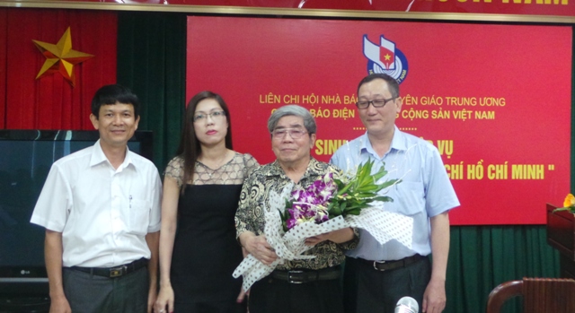 Sinh hoạt nghiệp vụ “Học tập phong cách báo chí Hồ Chí Minh”