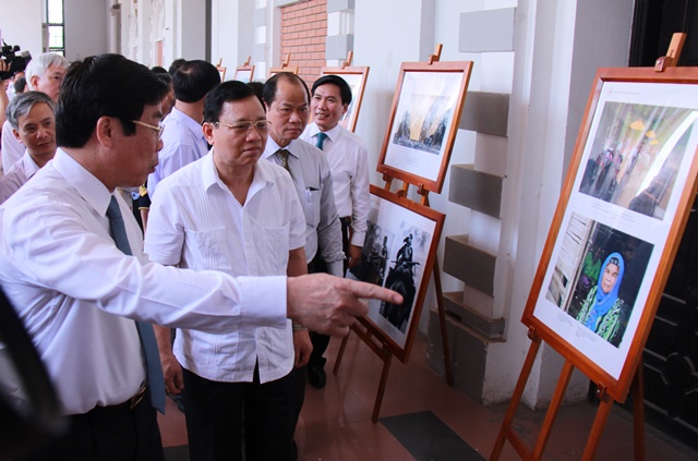 Khai mạc Triển lãm ảnh và phim phóng sự - tài liệu trong cộng đồng ASEAN tại Việt Nam