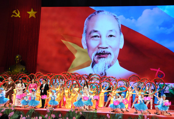 Hanoï  célébration de l anniversaire de la naissance du Président Hô Chi Minh
