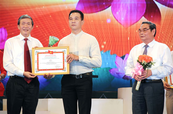 Trao Giải thưởng sáng tác, quảng bá tác phẩm văn học nghệ thuật, báo chí về chủ đề “Học tập và làm theo tấm gương đạo đức Hồ Chí Minh”