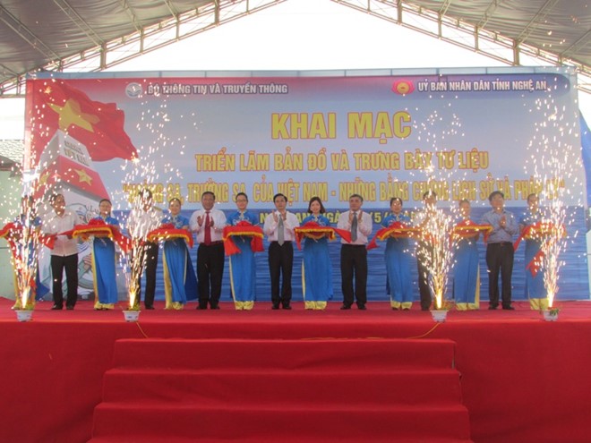 Exhibition on Vietnam’s sovereignty of Hoang Sa and Truong Sa in Vinh city
