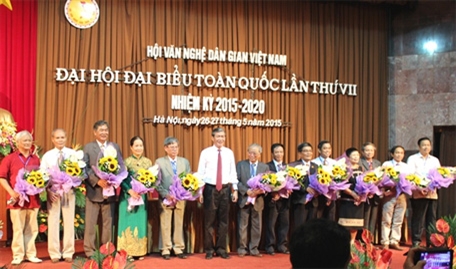 Prof To Ngoc Thanh re-elected as Chairman of Vietnam Folklore Arts Association