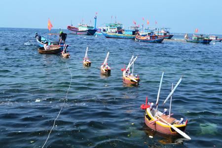 Quang Ngai  cérémonie en mémoire de la Flottille de Hoàng Sa