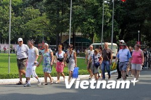 HCM city welcomes over 1 85 million foreign tourists in five months