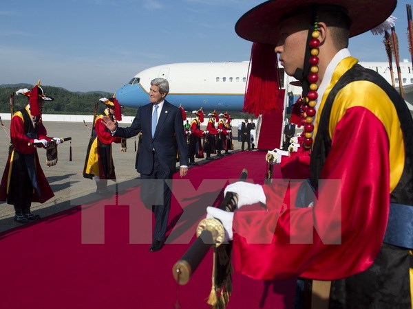 US Secretary of State John Kerry visits RoK