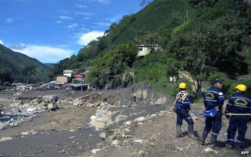 Colombian rescuers continue searching for victims of landslide