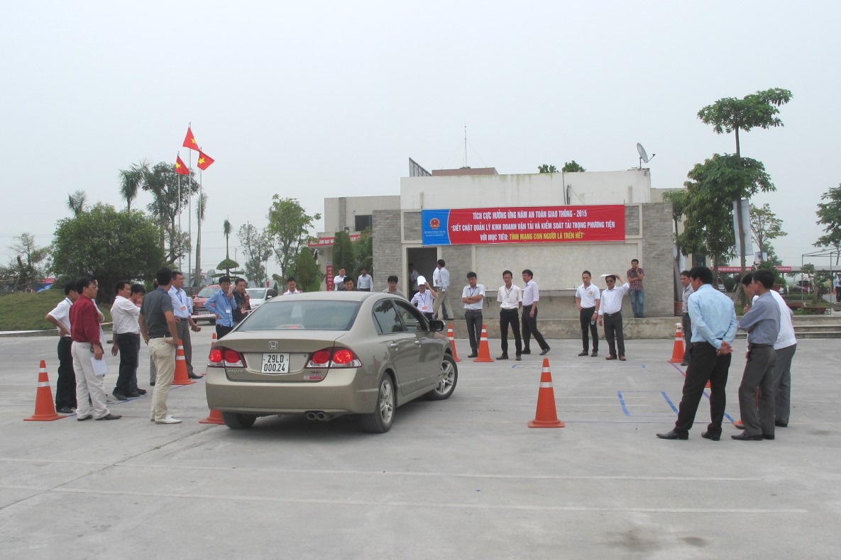 Tuyên truyền nâng cao kỹ năng lái xe ô tô an toàn
