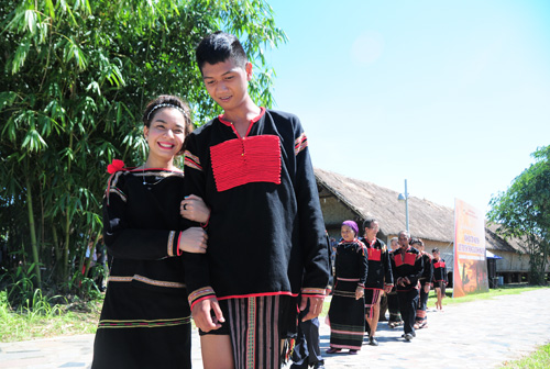 Tục hỏi chồng của đồng bào Ê đê
