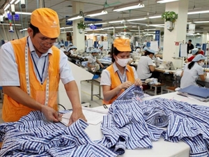 Six-month GDP growth rate estimated at 6 11 percent