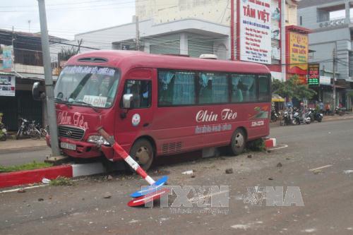 Bình Phước Xe khách chạy tốc độ cao gây tai nạn