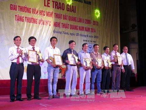 Trao Giải thưởng Văn học - Nghệ thuật Đất Quảng lần thứ II