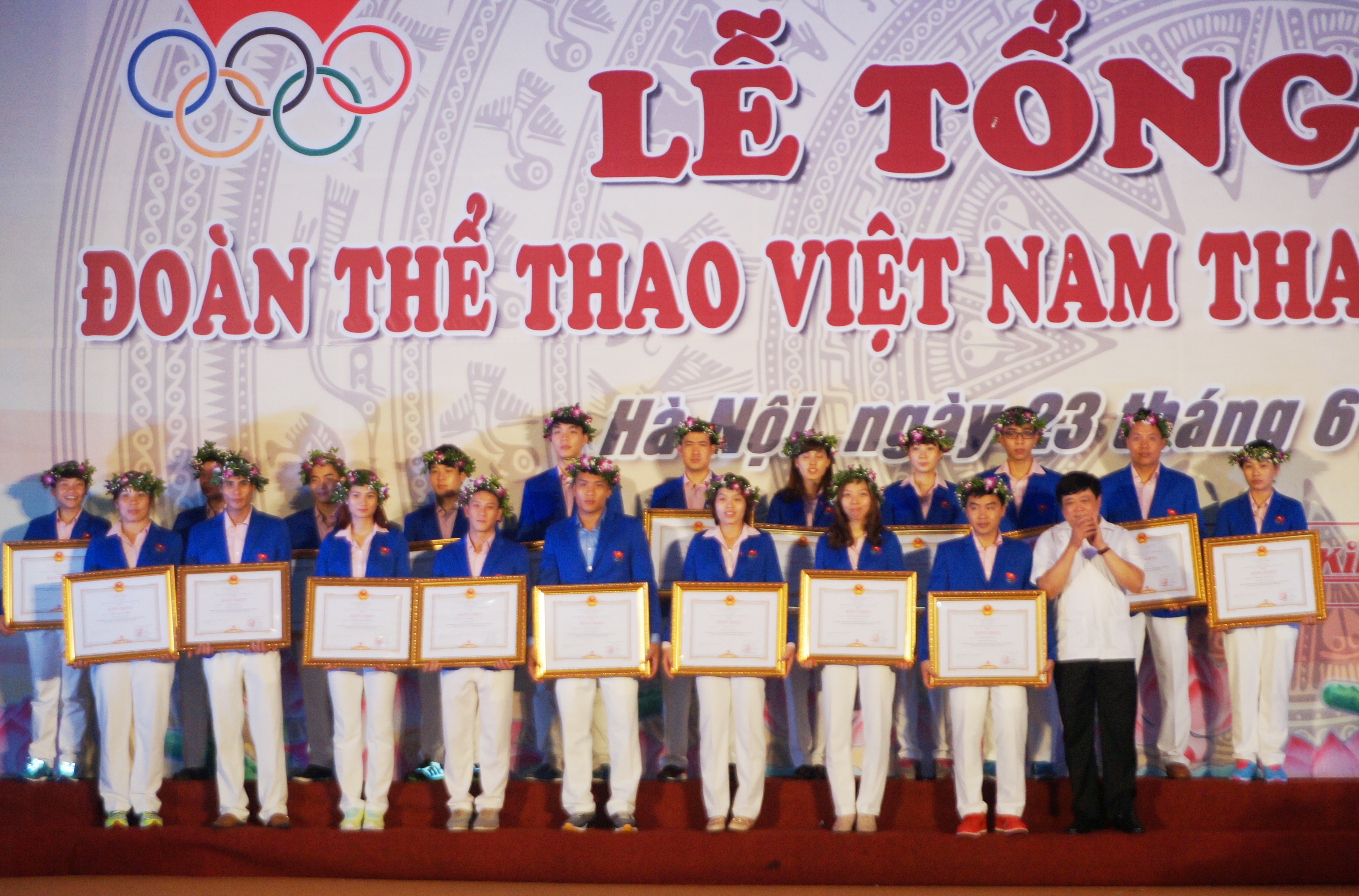 Ánh Viên, Hà Thanh nhận Huân chương Lao động hạng Nhì