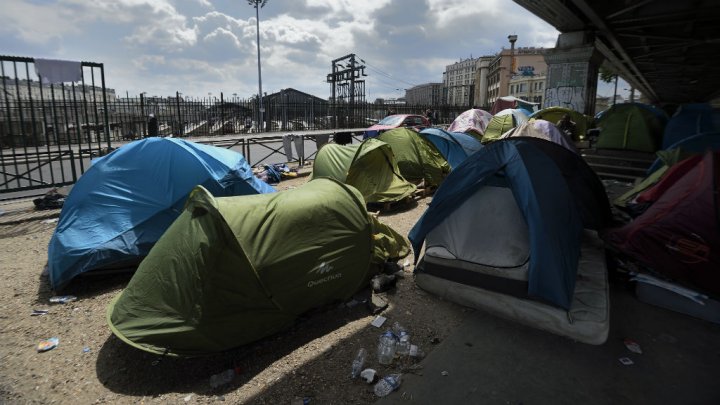 Camp de migrants à la Chapelle un bidonville au cœur de Paris