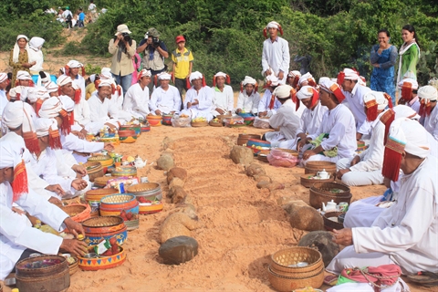 Les Cham fêtent leur Nouvel An Ramuwan à Binh Thuân