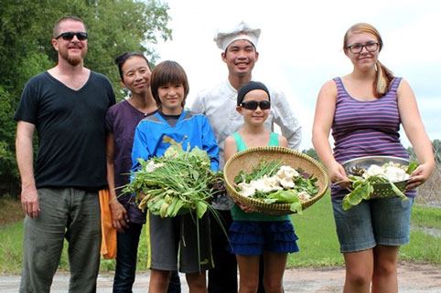 Travel industry asked to support sales of agricultural products