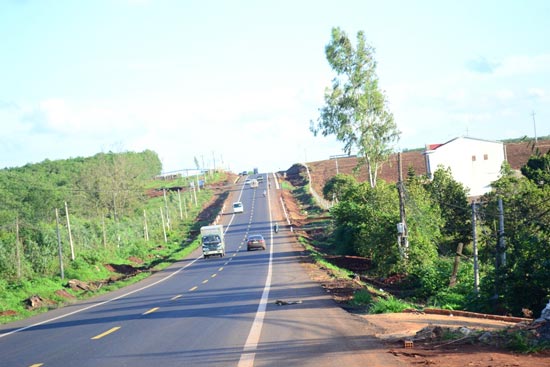Ho Chi Minh highway through Gia Lai, Kon Tum opens to traffic