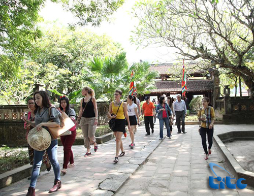 Nearly 4 million foreign arrivals visit Vietnam in six months