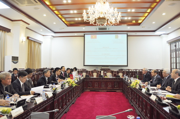 加强越南与阿尔及利亚间的司法合作