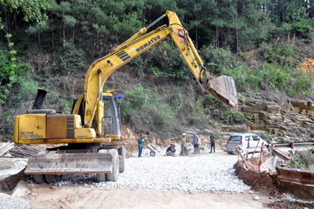 Lạng Sơn Khắc phục các điểm sạt lở trên tuyến đường lên khu du lịch Mẫu Sơn